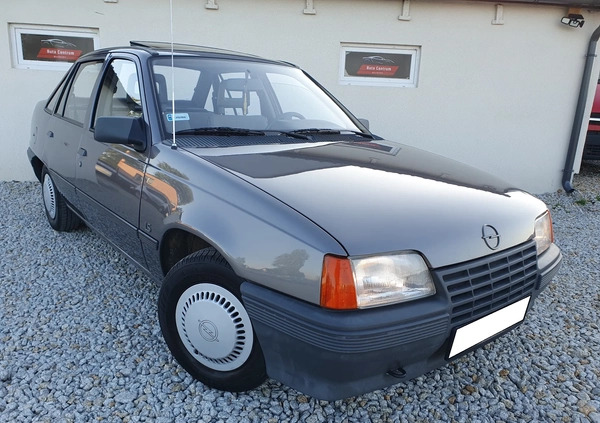 Opel Kadett cena 12700 przebieg: 110000, rok produkcji 1988 z Nieszawa małe 277